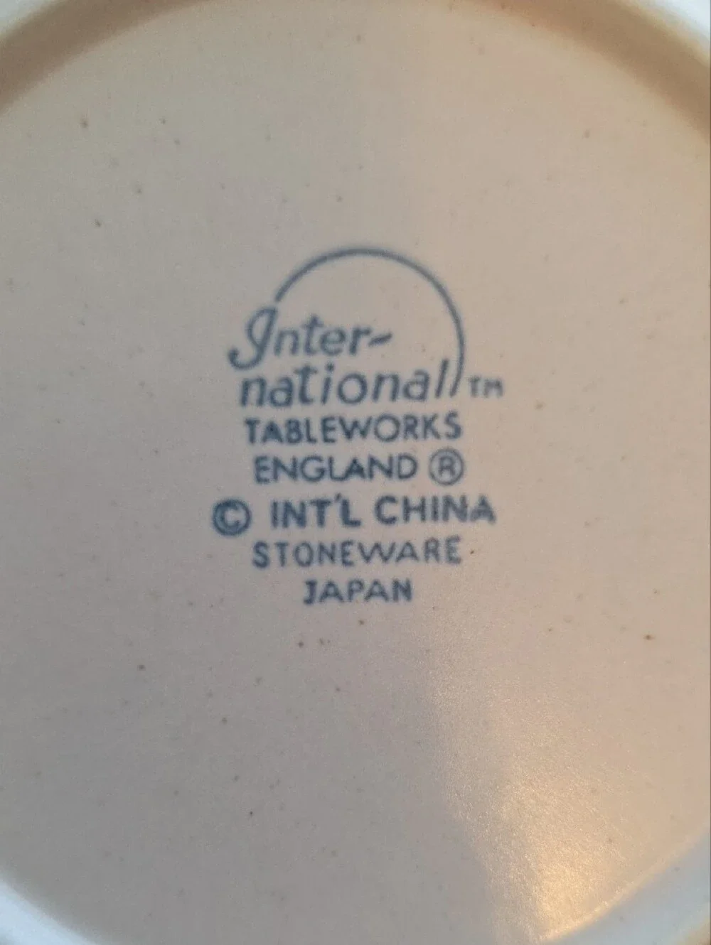 Vintage International Tableworks 